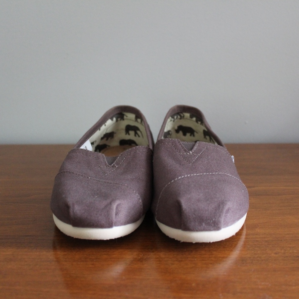 LIKE NEW | TOMS Canvas Women's Classics | Ash
